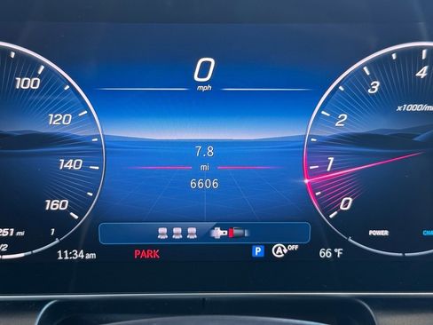 Certified 2025 Mercedes-Benz GLC 300 image 29