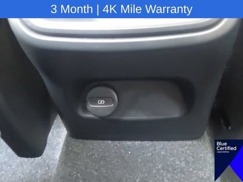 Used 2023 Volvo XC40 B5 Plus AWD/4WD image 21