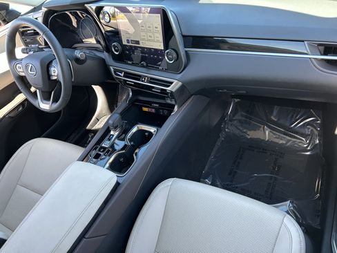 Used 2024 Lexus RX 350 FWD w/ Technology Package image 12