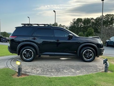 Used 2023 Nissan Pathfinder Rock Creek AWD/4WD image 8