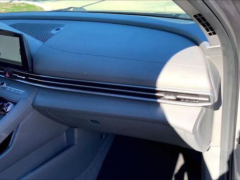 Certified 2024 Hyundai Elantra SEL image 19