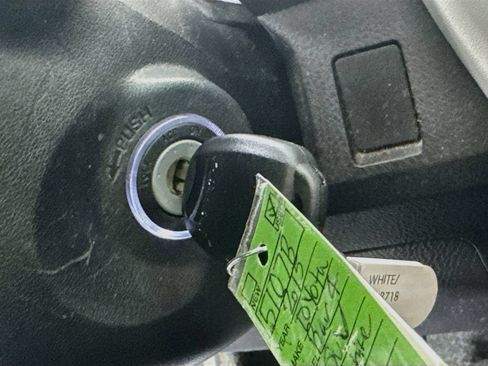 Used 2015 Toyota RAV4 XLE FWD image 34
