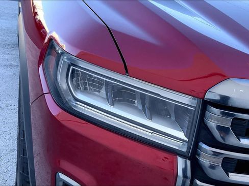 Used 2023 GMC Acadia AT4 w/ Technology Package AWD/4WD image 32