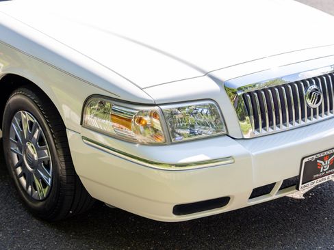 Used 2007 Mercury Grand Marquis GS RWD image 23