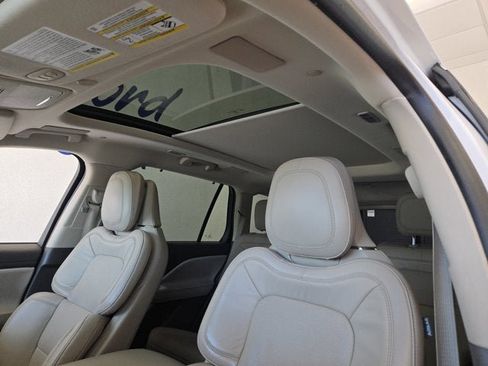 Used 2021 Lincoln Aviator Reserve w/ Equipment Group 210A AWD/4WD image 23