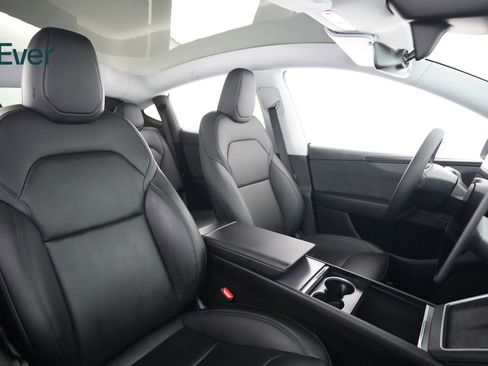 Used 2026 Tesla Model Y Long Range RWD image 23