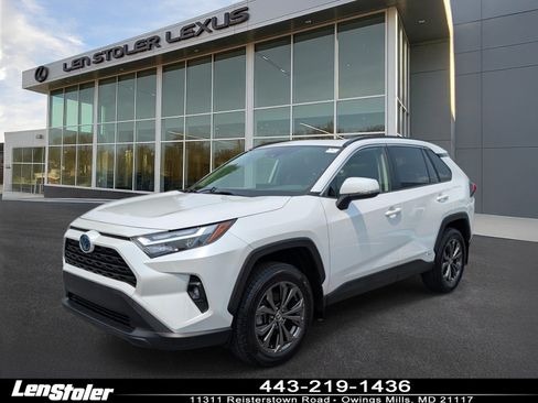 Used 2023 Toyota RAV4 XLE Premium AWD/4WD image 7
