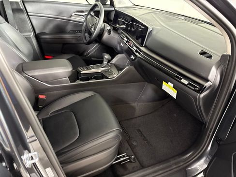 New 2026 Kia Sportage EX FWD image 18