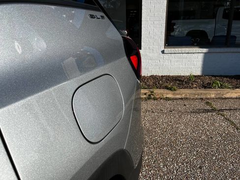 Used 2024 GMC Terrain SLE image 13