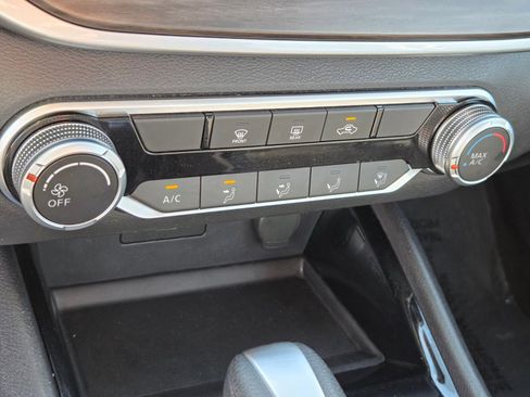 Used 2024 Nissan Altima 2.5 SV FWD image 22