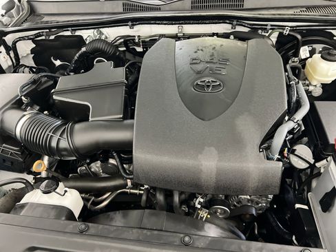 Used 2023 Toyota Tacoma TRD Sport w/ Technology Package image 26