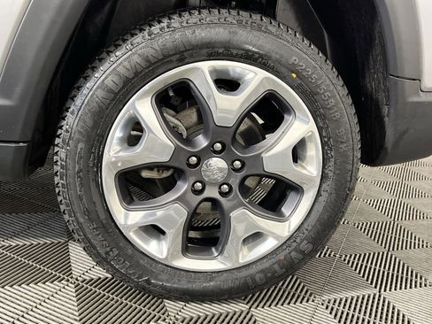 Used 2019 Jeep Compass Limited image 10