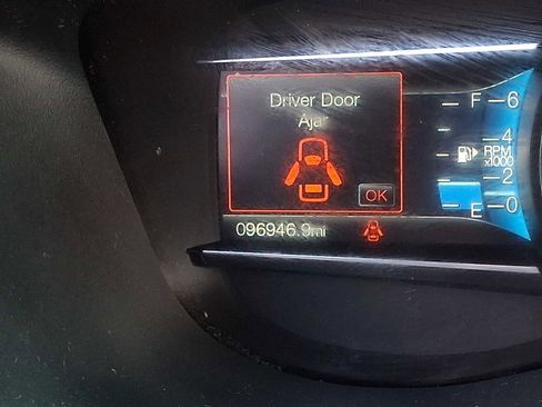 Used 2016 Ford Explorer XLT w/ Equipment Group 202A image 21