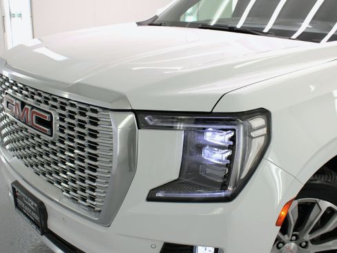Used 2021 GMC Yukon XL Denali w/ Denali Ultimate Package image 17