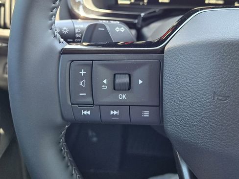 New 2026 Nissan Pathfinder Platinum FWD image 24