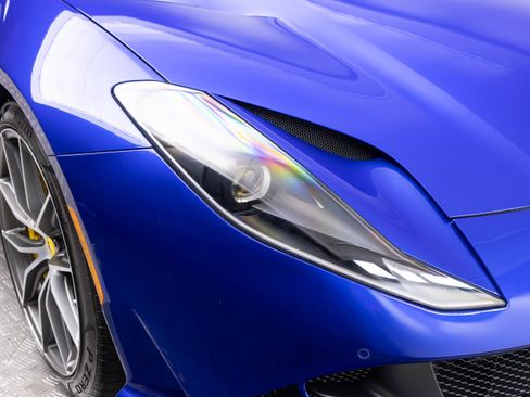 Used 2020 Ferrari 812 Superfast RWD image 64