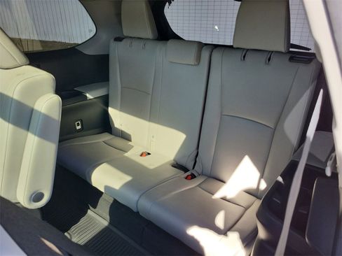 Used 2024 Toyota Grand Highlander Platinum image 25