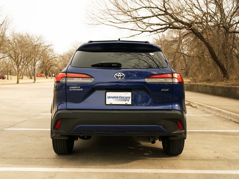 Used 2024 Toyota Corolla Cross XLE image 8