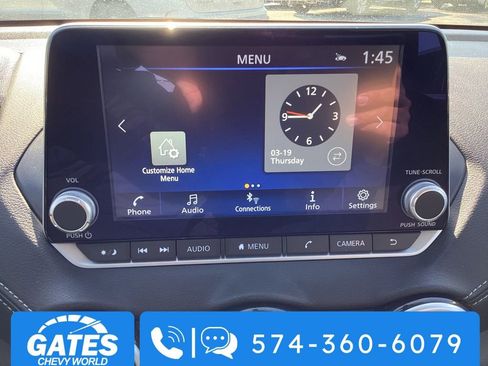 Used 2025 Nissan Sentra SV image 3