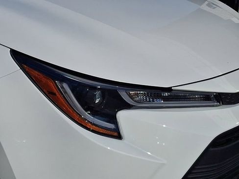 Certified 2024 Toyota Corolla LE image 9