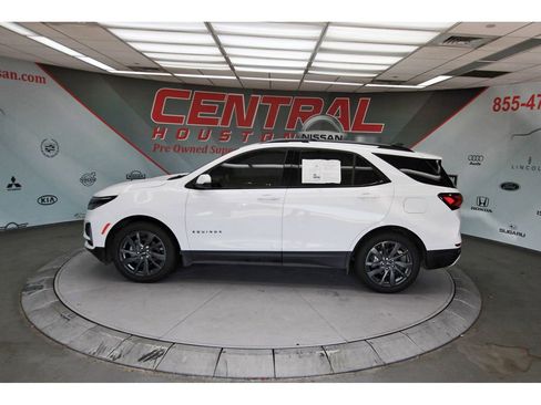 Used 2024 Chevrolet Equinox RS FWD image 3