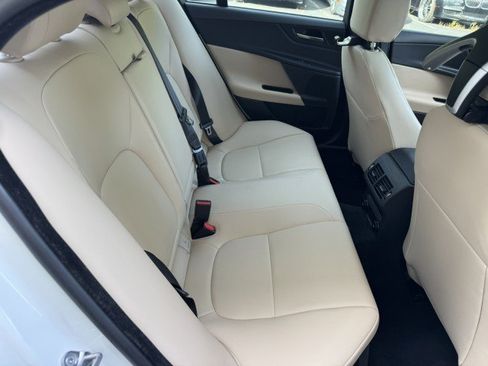 Used 2019 Jaguar XE Premium AWD/4WD image 31