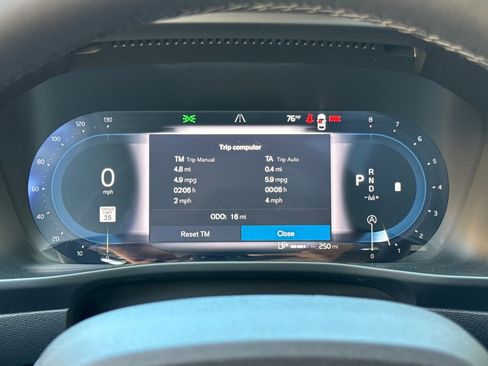 New 2025 Volvo XC40 B5 Core w/ Protection Package Premier image 23