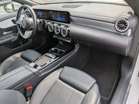 Used 2025 Mercedes-Benz CLA 250 4MATIC image 37