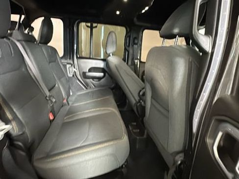 Used 2024 Jeep Wrangler Unlimited w/ Convenience Group AWD/4WD image 28