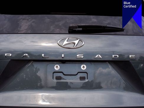 Used 2022 Hyundai Palisade Limited w/ Winter Package AWD/4WD image 11