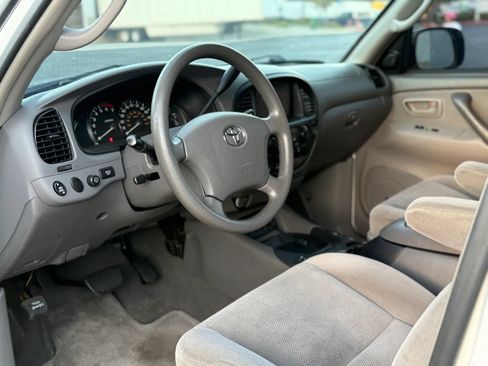 Used 2006 Toyota Sequoia SR5 AWD/4WD image 20