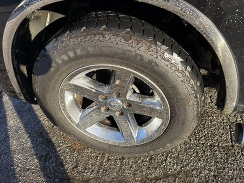 Used 2011 RAM 1500 Sport w/ Remote Start & Security Group image 17