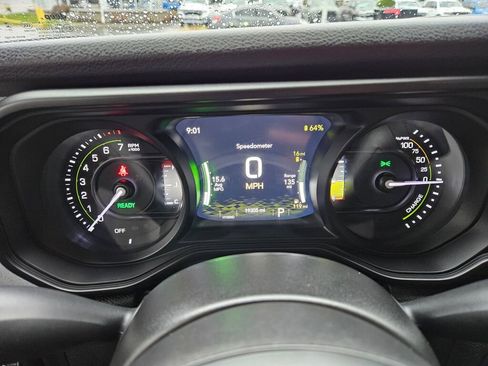 Used 2024 Jeep Wrangler Unlimited image 20