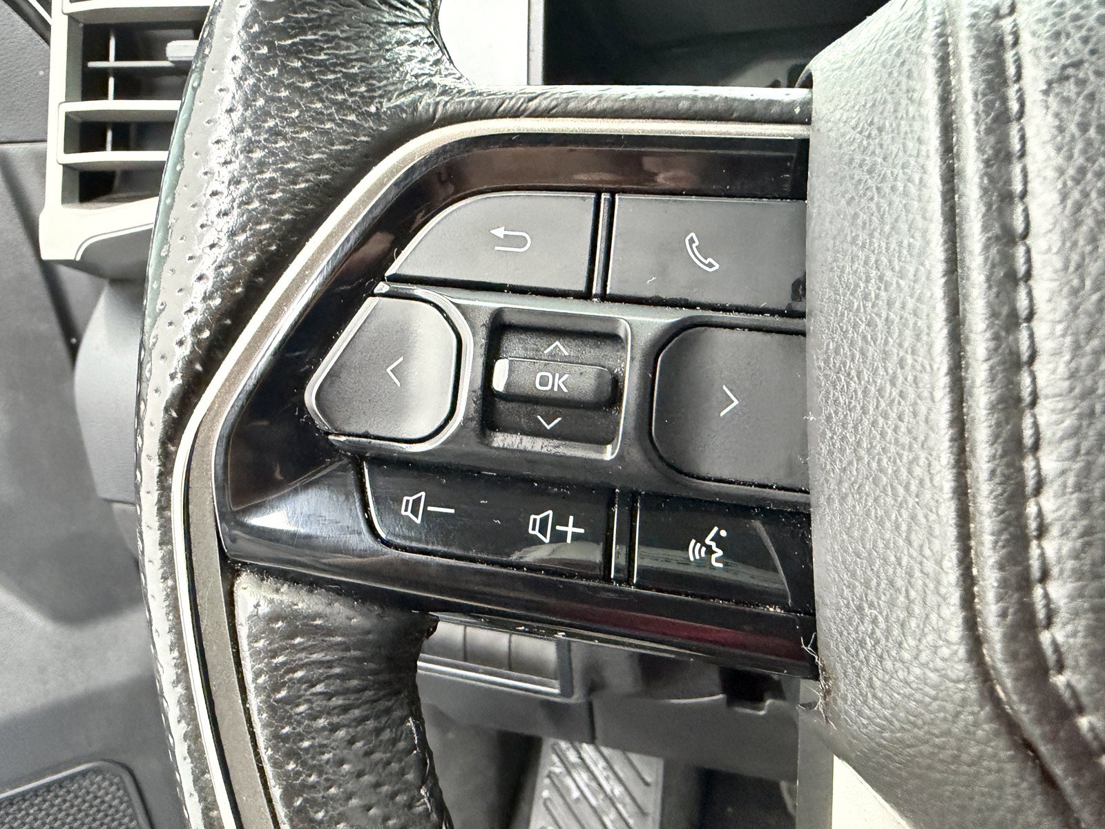 Used 2024 Toyota Tundra SR5 w/ SR5 Premium Package AWD/4WD image 15