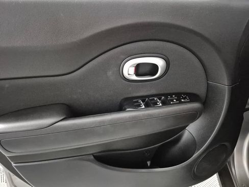 Used 2018 Kia Soul + FWD image 15