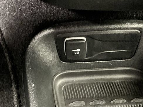 Used 2025 Chrysler Pacifica Select FWD image 24