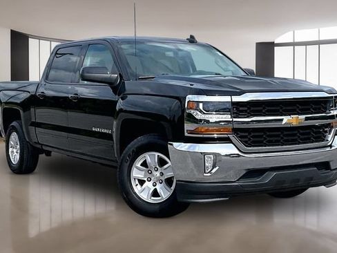 Used 2018 Chevrolet Silverado 1500 LT w/ All Star Edition RWD image 3