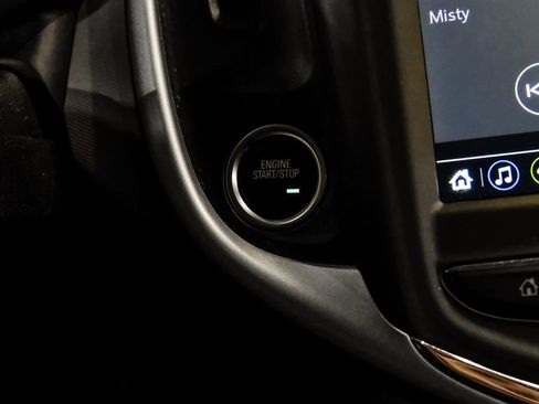 Used 2019 Chevrolet Sonic LT w/ Convenience Package image 21