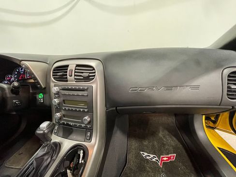 Used 2005 Chevrolet Corvette Coupe w/ Preferred Equipment Group RWD image 28