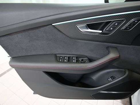 Used 2025 Audi RS Q8 performance image 22