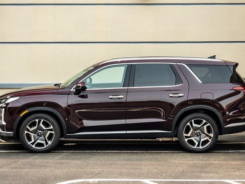 Used 2024 Hyundai Palisade SEL AWD/4WD image 3