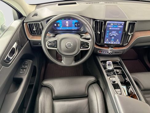 Certified 2023 Volvo XC60 B5 Ultimate AWD/4WD image 23