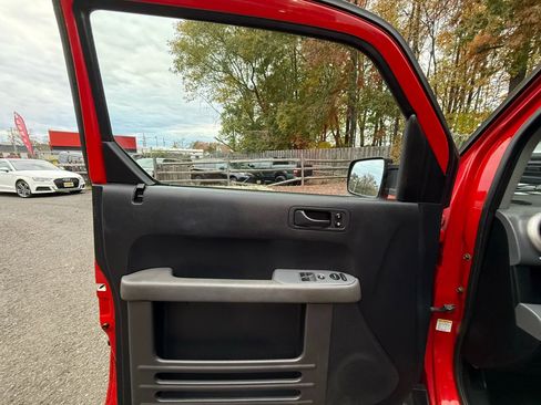 Used 2005 Honda Element EX image 9