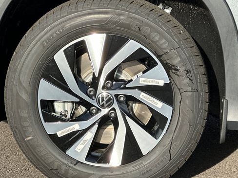 New 2026 Volkswagen Tiguan S AWD/4WD image 23