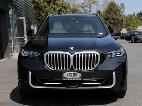 Used 2024 BMW X5 xDrive50e w/ Premium Package AWD/4WD image 4