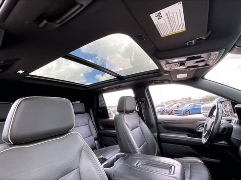 Used 2021 Chevrolet Tahoe Premier w/ Premium Package image 24