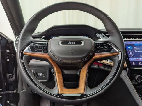 Used 2024 Jeep Grand Cherokee L Summit AWD/4WD image 10