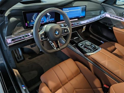 New 2026 BMW i7 xDrive60 w/ Executive Package image 4