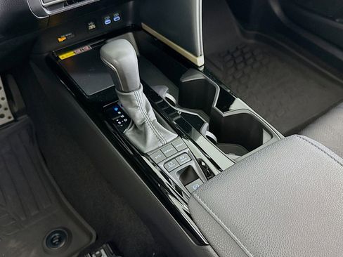Used 2025 Toyota Camry XSE FWD image 6