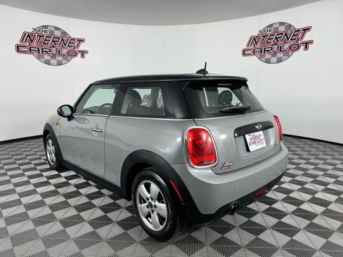 Used 2016 MINI Cooper 2-Door Hardtop image 5